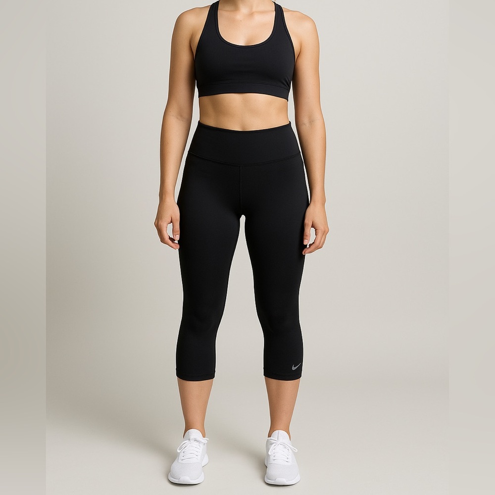 Nike Dri-FIT Black High Rise Capri Leggings | XS